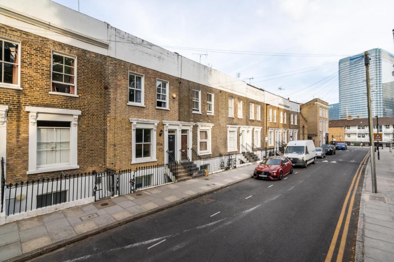 Double Room W/Projector & Garden Hot Tub London Exteriör bild