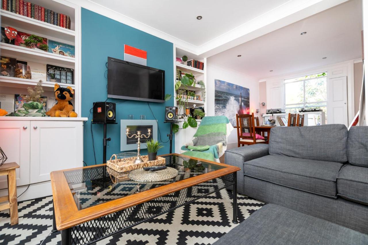 Double Room W/Projector & Garden Hot Tub London Exteriör bild