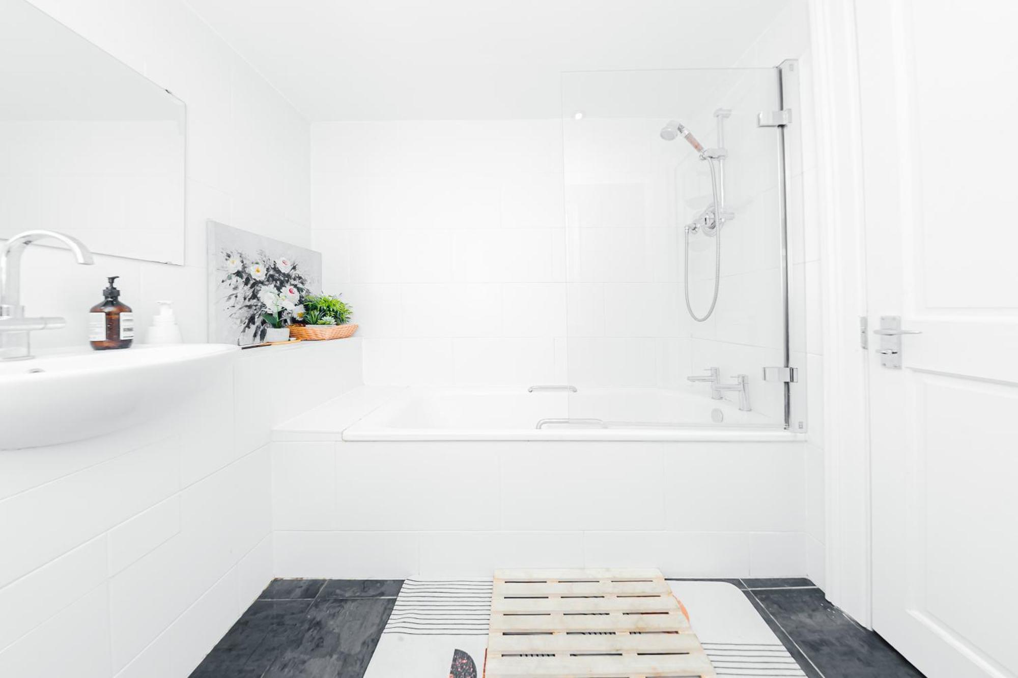 Double Room W/Projector & Garden Hot Tub London Exteriör bild