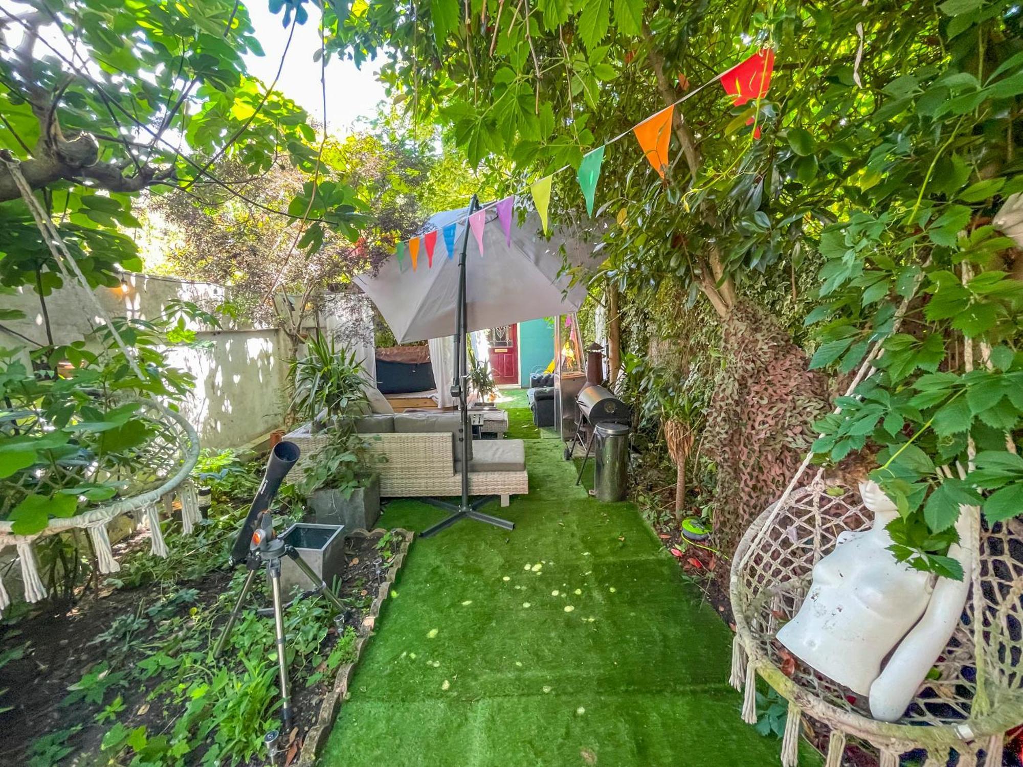 Double Room W/Projector & Garden Hot Tub London Exteriör bild