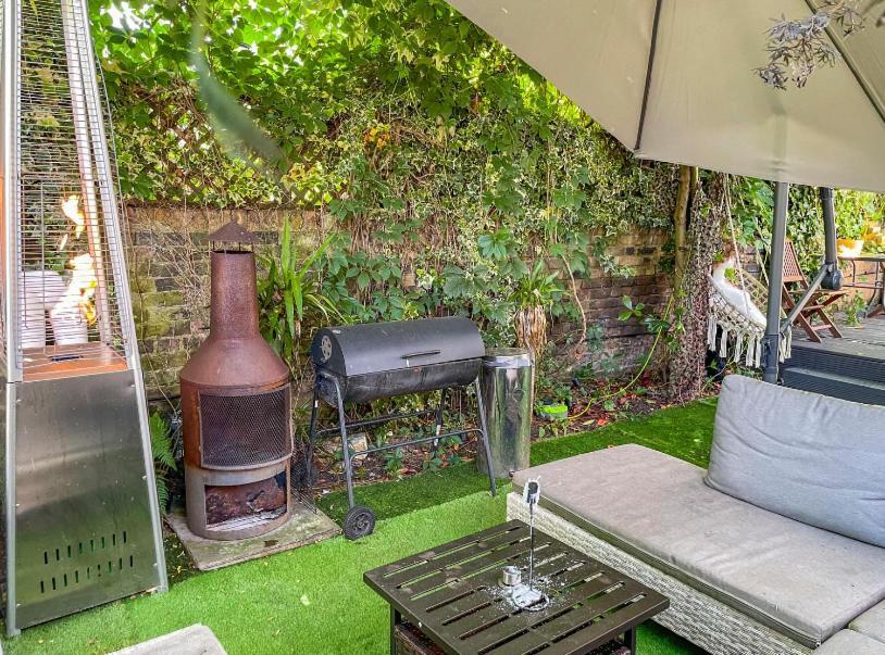 Double Room W/Projector & Garden Hot Tub London Exteriör bild
